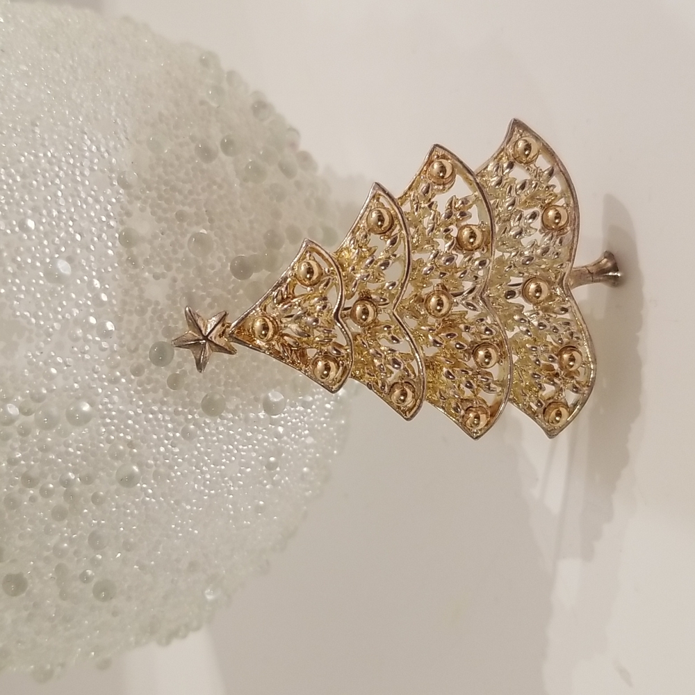 Christmas Tree Goldtone Pin/Brooch